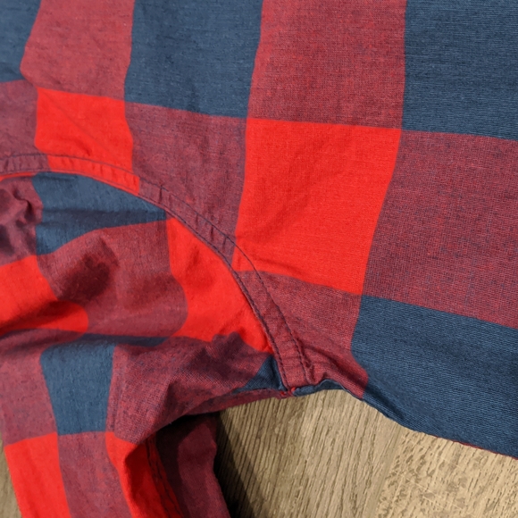 WORN 3X! HOLLISTER SHIRT - Picture 10 of 12